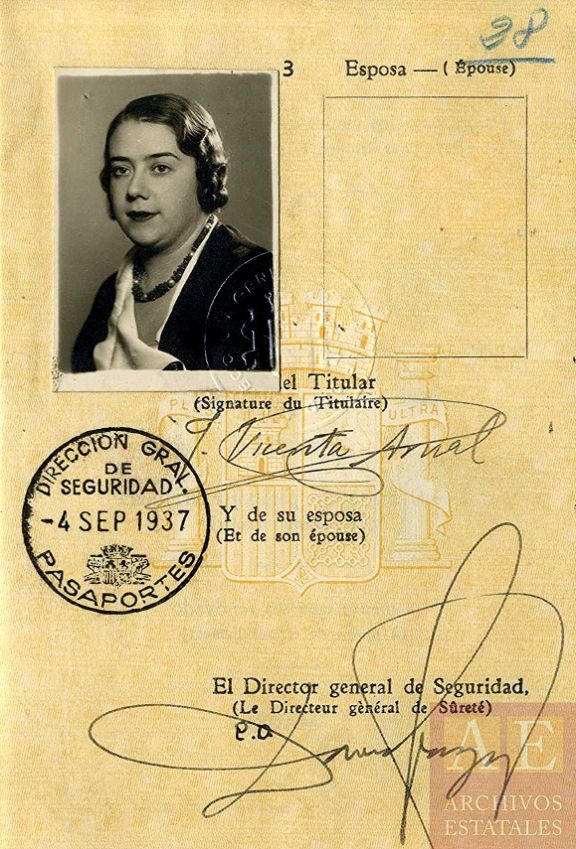 Pasaporte de Jenara Vicenta Arnal Yarza. Fuente: AGA, 32, 16737, 014004.